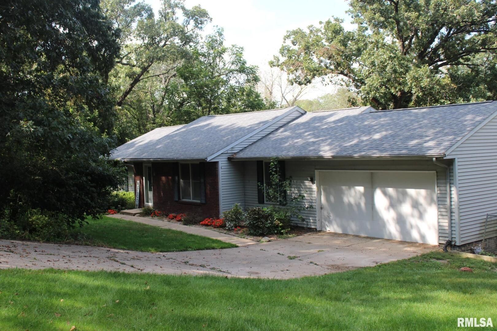 5 E TIMBERLINE Drive — Blue Grass, IA 52726