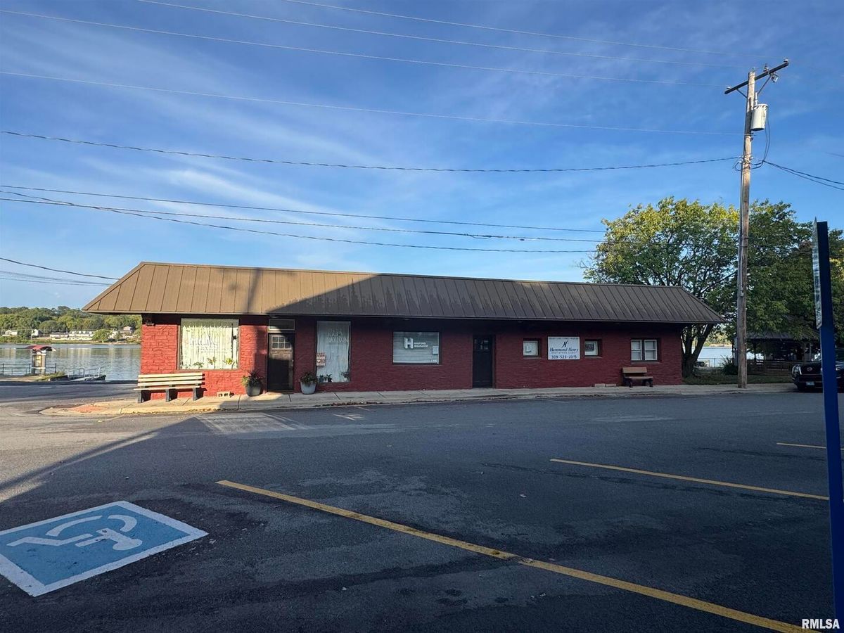 103 MAIN Street, Port Byron, IL 61275