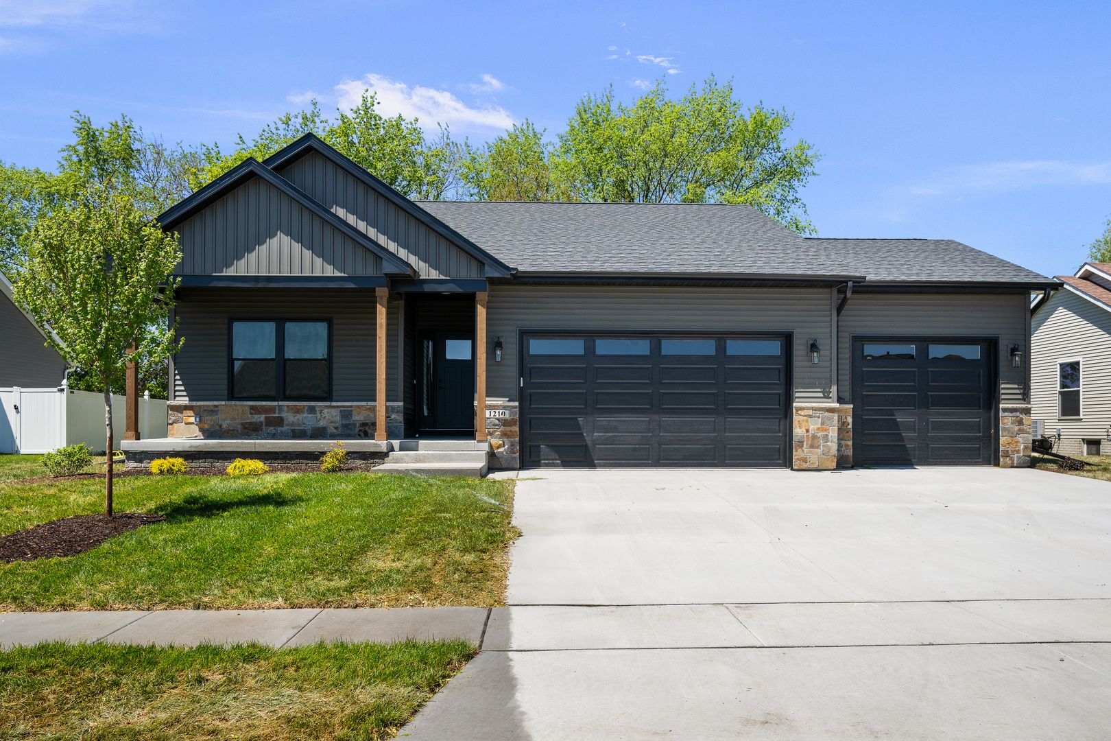 1210 Eagle's Crest Drive — Davenport, IA 52804