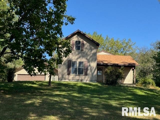 320 30TH Avenue N — Clinton, IA 52732