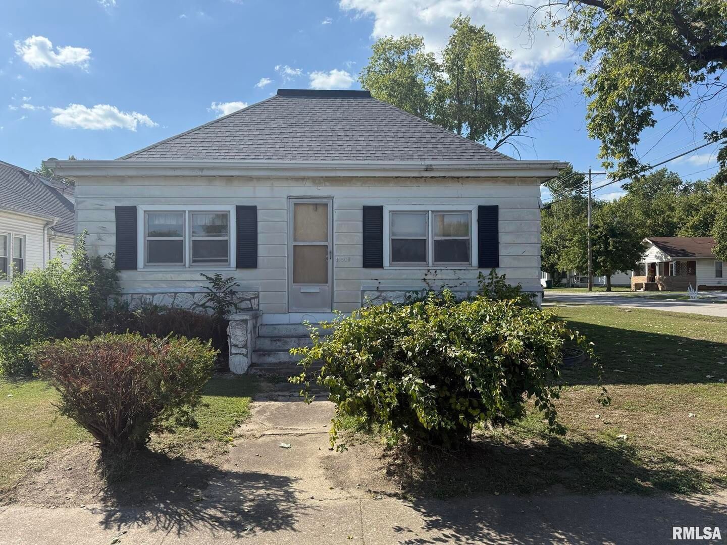 501 S WASHINGTON Street — Duquoin, IL 62832