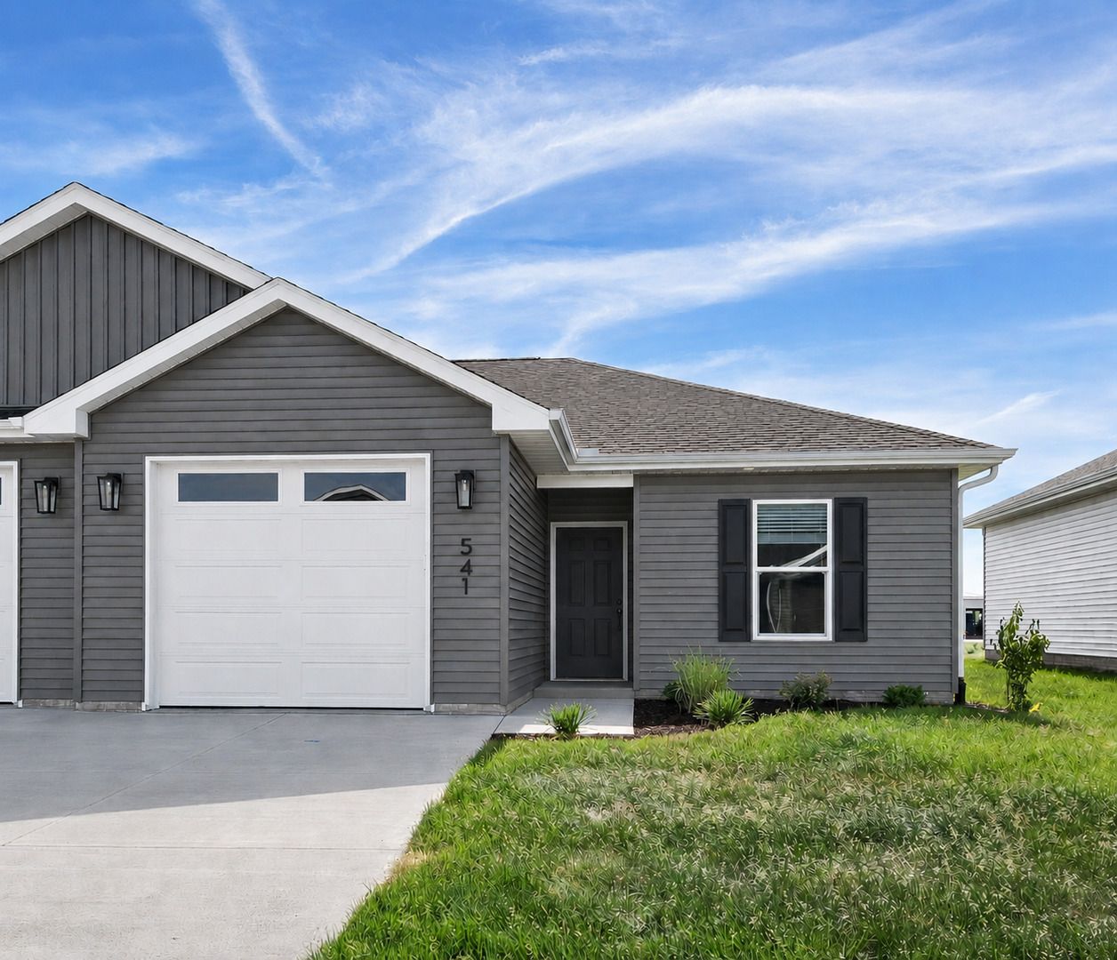 541 N 4TH Avenue — Eldridge, IA 52748