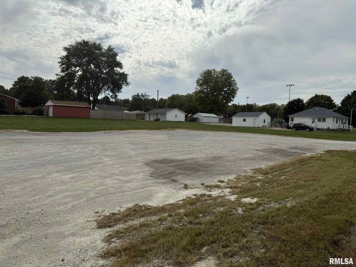 228 E 6TH Avenue, Andalusia, IL 61232