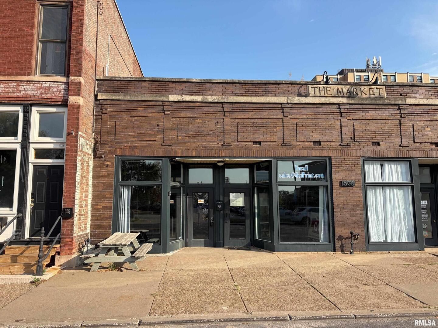 520 W 2ND Street — Davenport, IA 52801