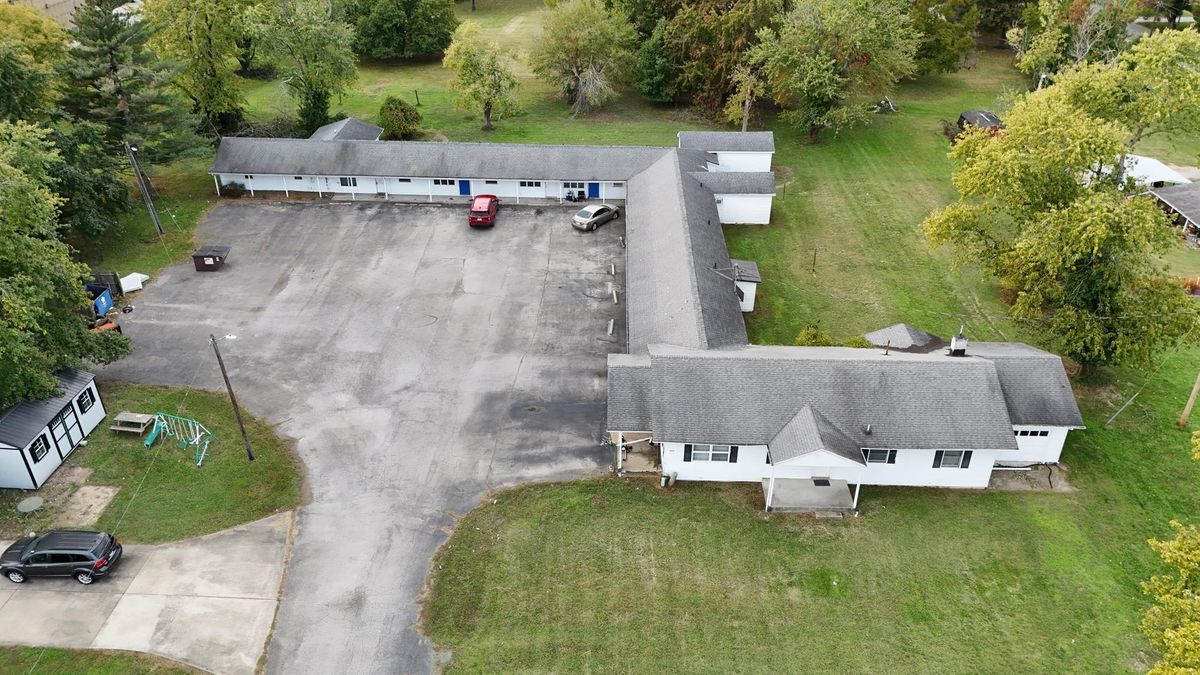 1950 ILLINOIS Avenue, Carbondale, IL 62901