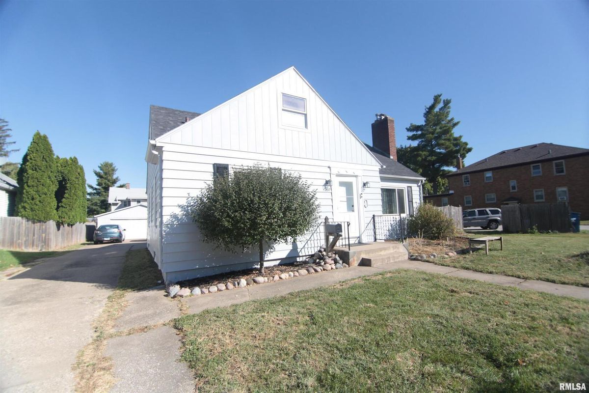 2619 12TH Avenue, Moline, IL 61265