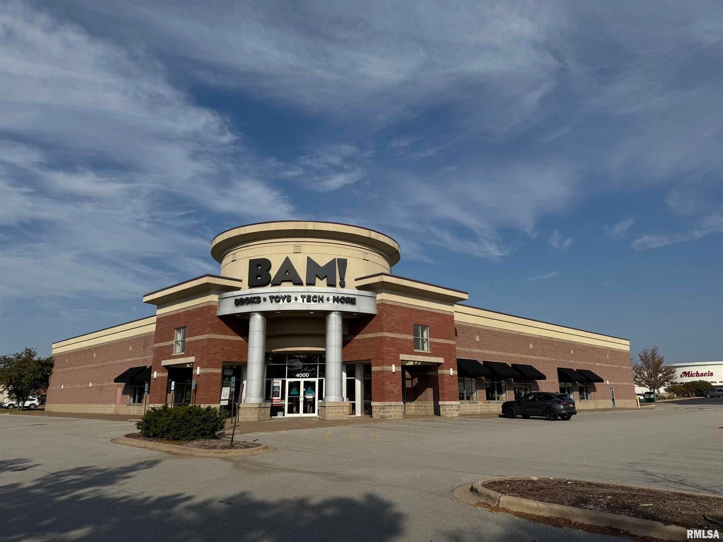 4000 E 53RD Street — Davenport, IA 52807