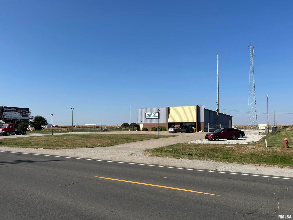 2003 3RD Street, Aledo, IL 61231