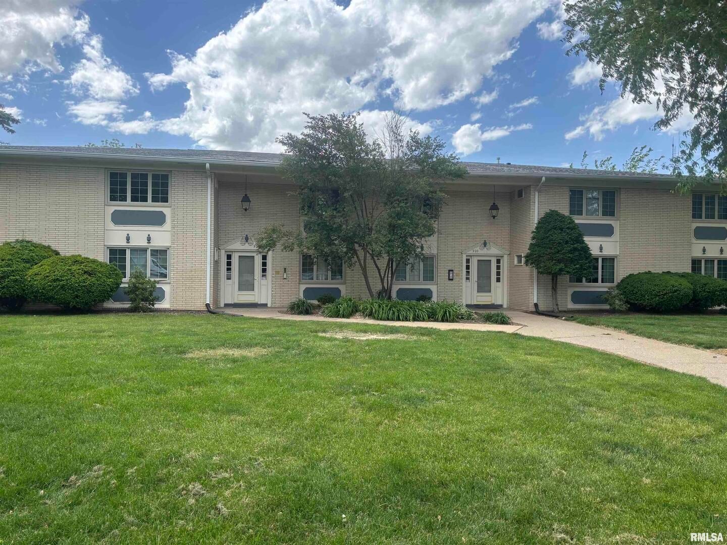 920 17TH Street #28 — Moline, IL 61265