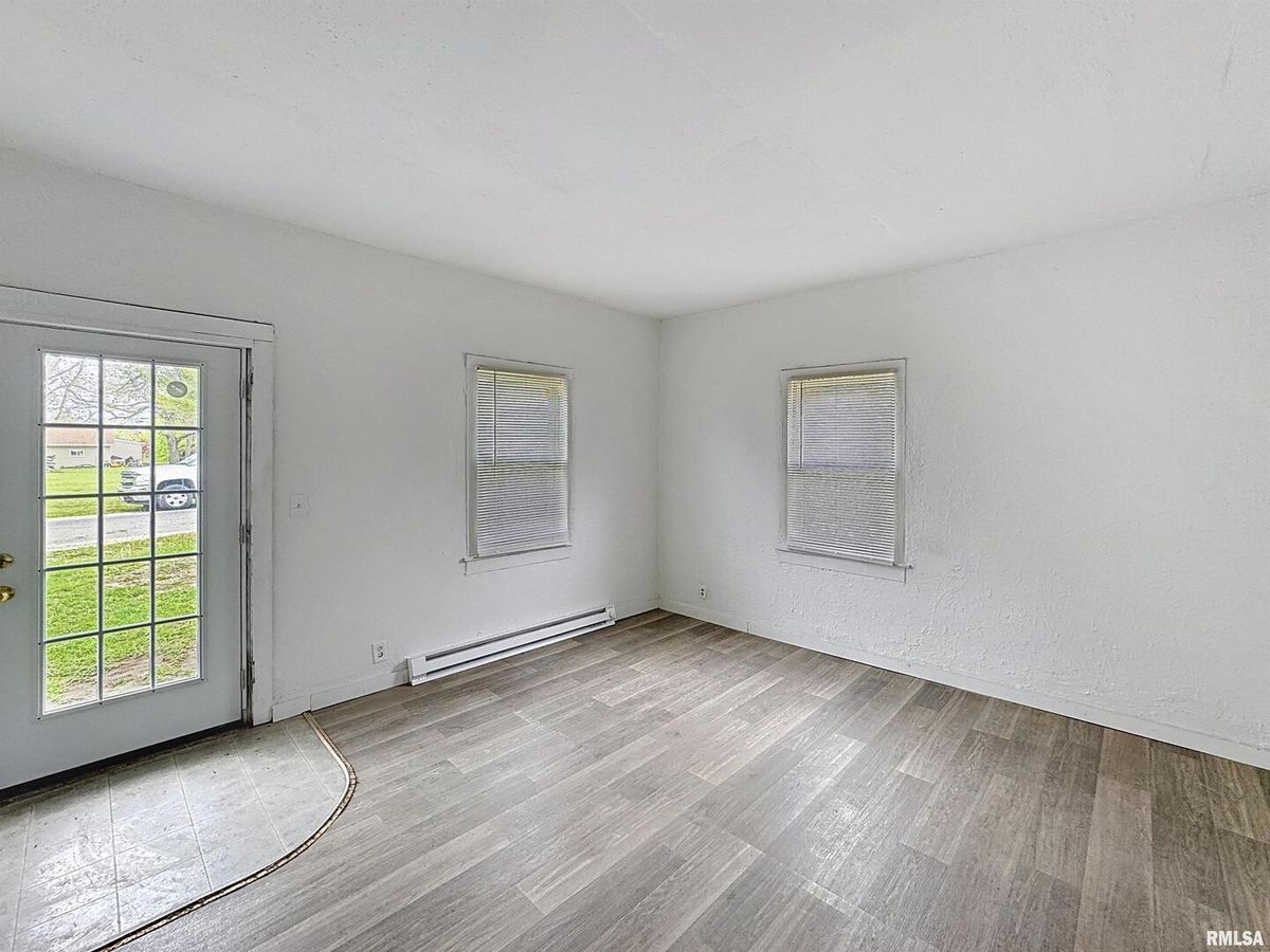 204 MAIN Avenue, Matherville, IL 61231