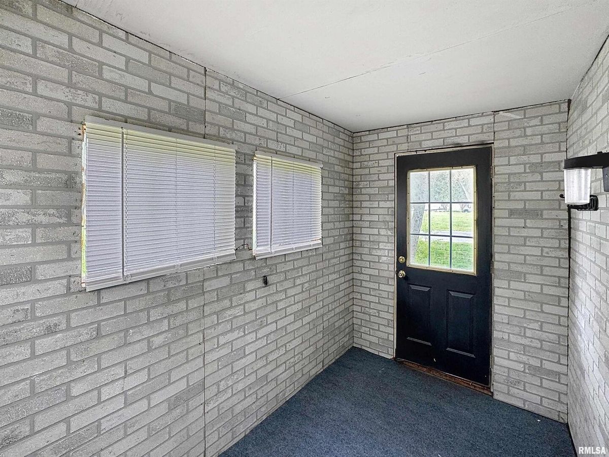 204 MAIN Avenue, Matherville, IL 61231