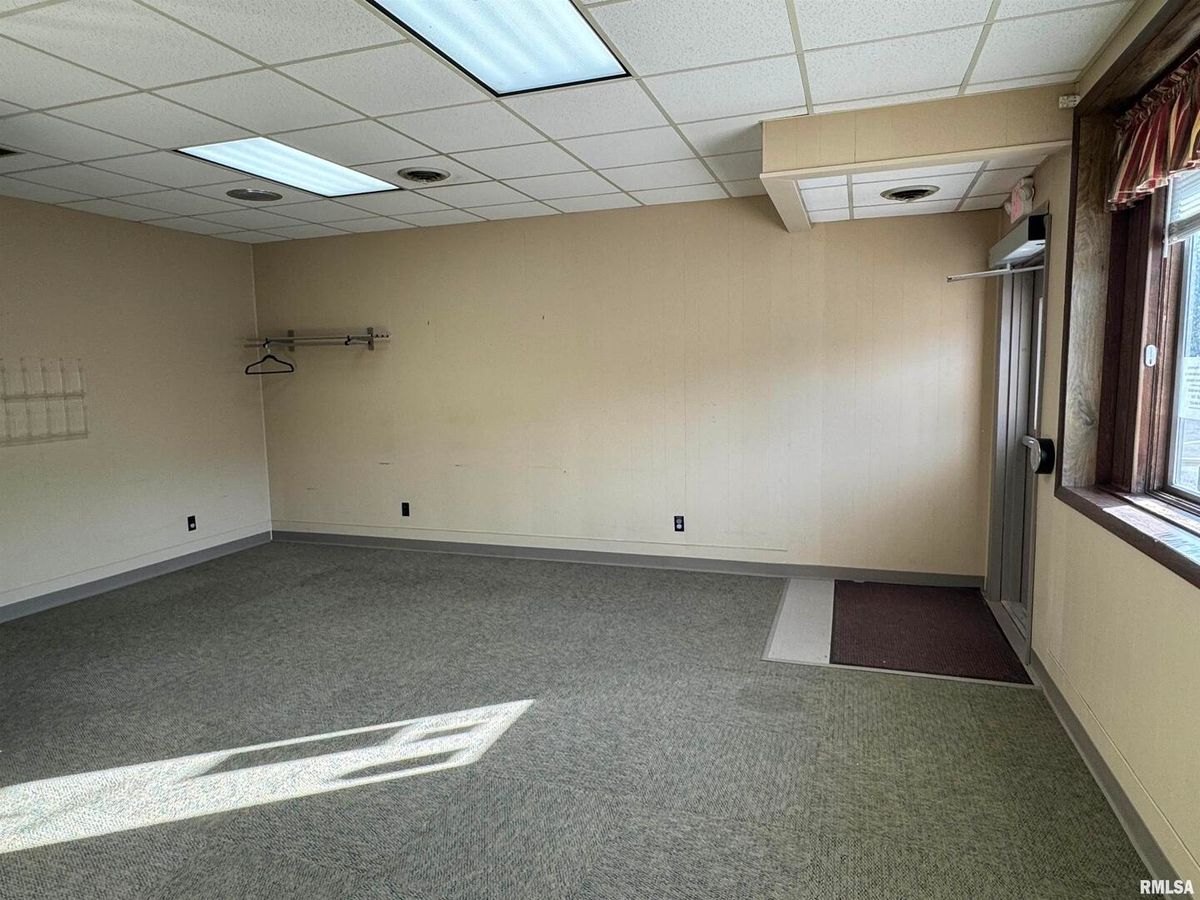 106 N EAST Street, Cambridge, IL 61238