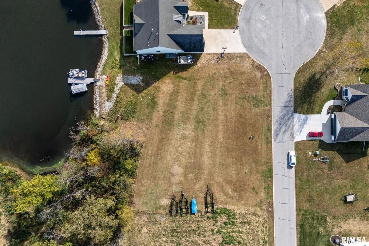 1800 Karl Lake Court, Sherrard, IL 61281