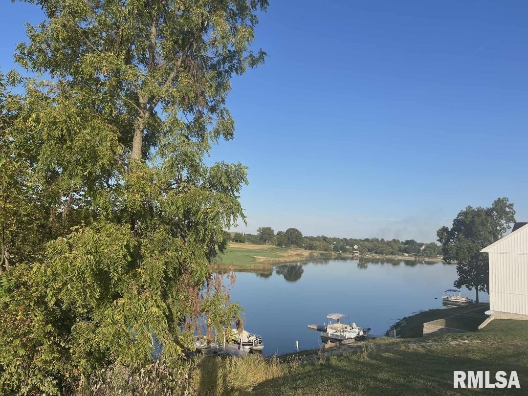 1800 Karl Lake Court, Sherrard, IL 61281