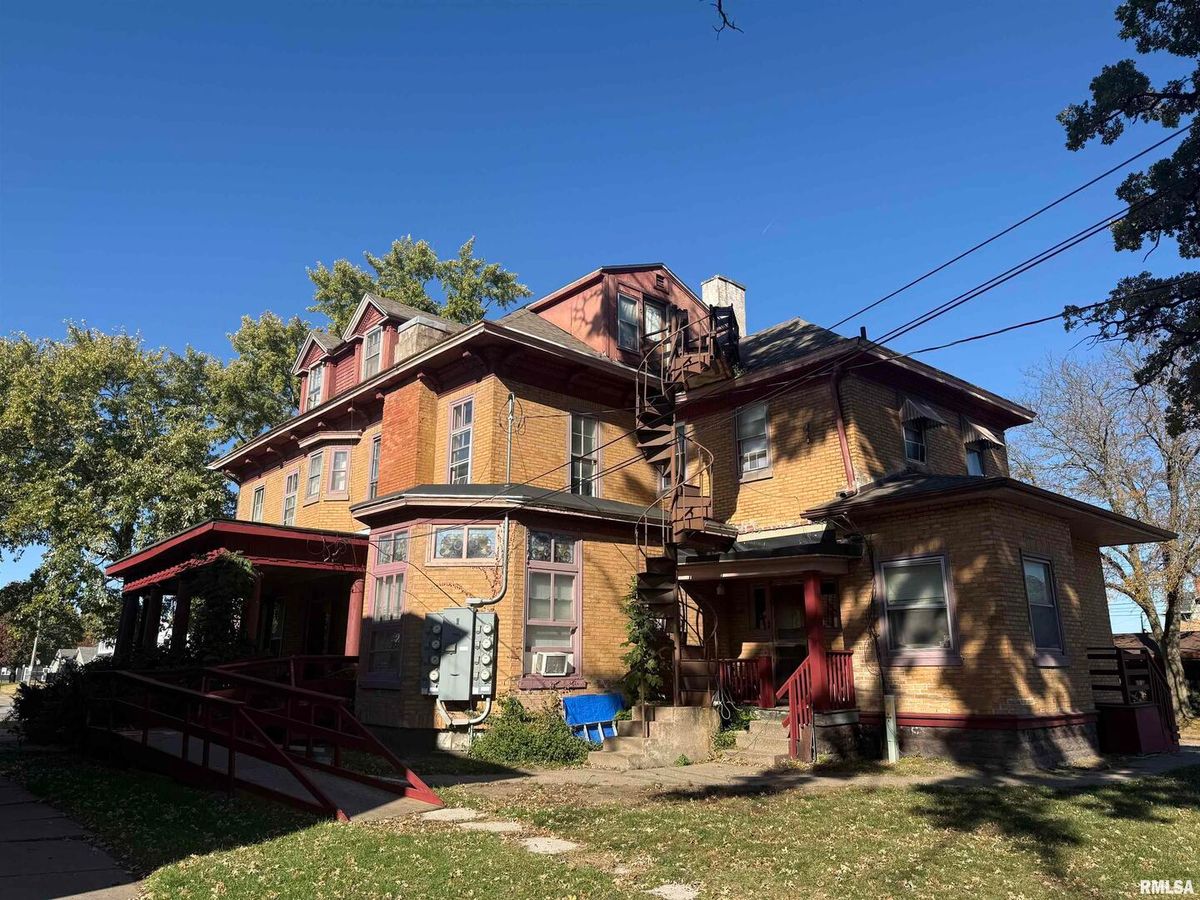 1429 BRADY Street, Davenport, IA 52803