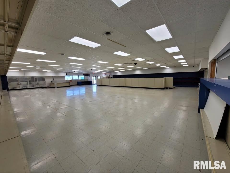 500 Green Park Avenue, Colona, IL 61241