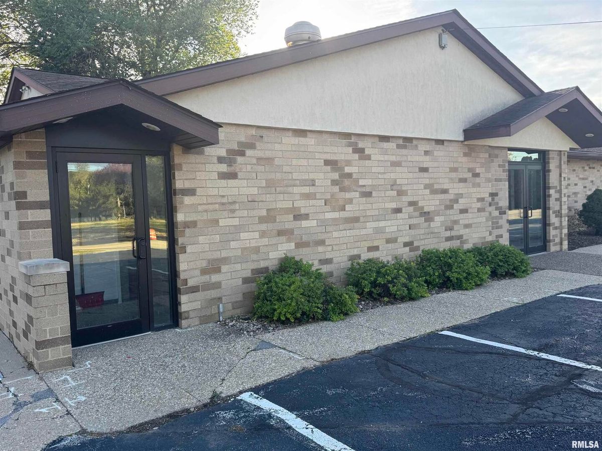 708 STATE Avenue, Hampton, IL 61256