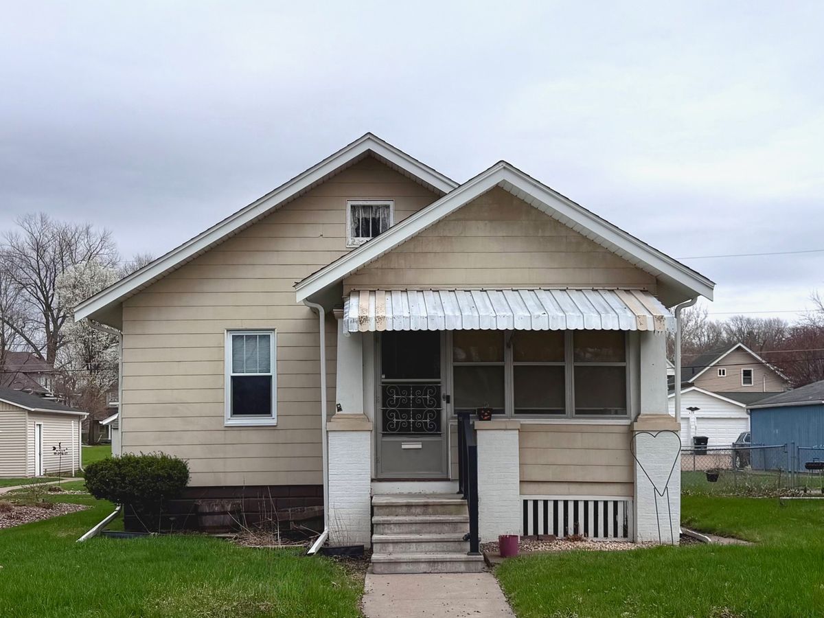 422 45th Street, Moline, IL 61265