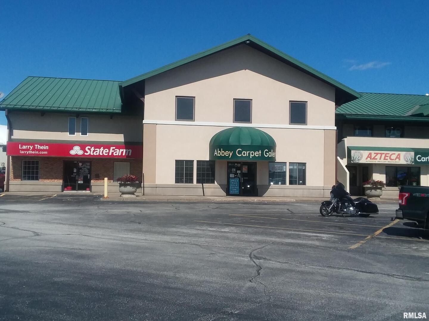 4811 N BRADY Street — Davenport, IA 52806