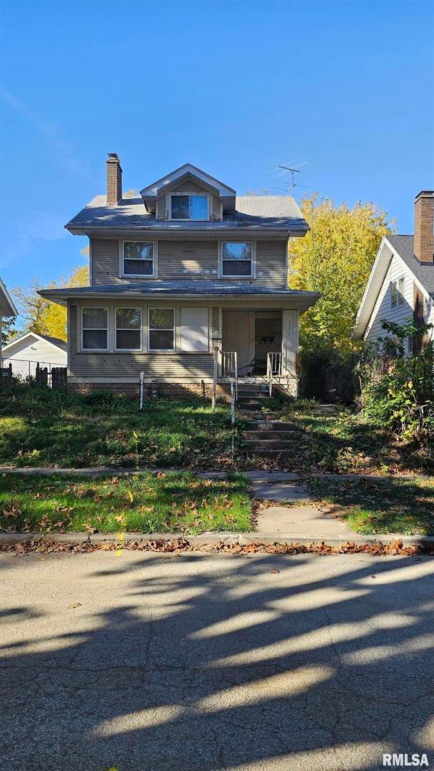 2218 WESTERN Avenue — Davenport, IA 52803
