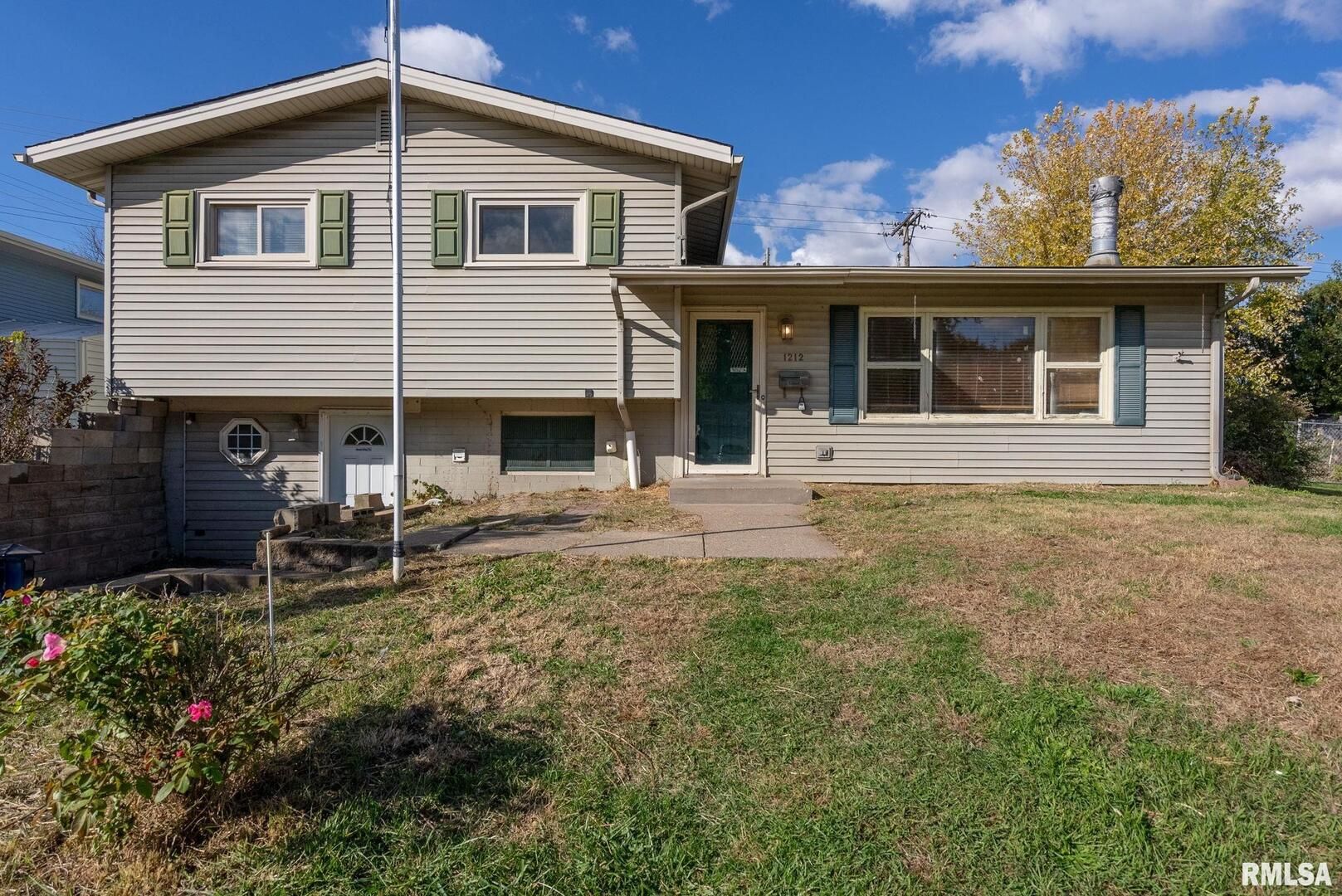 1212 Meadow Lane Drive — Bettendorf, IA 52722