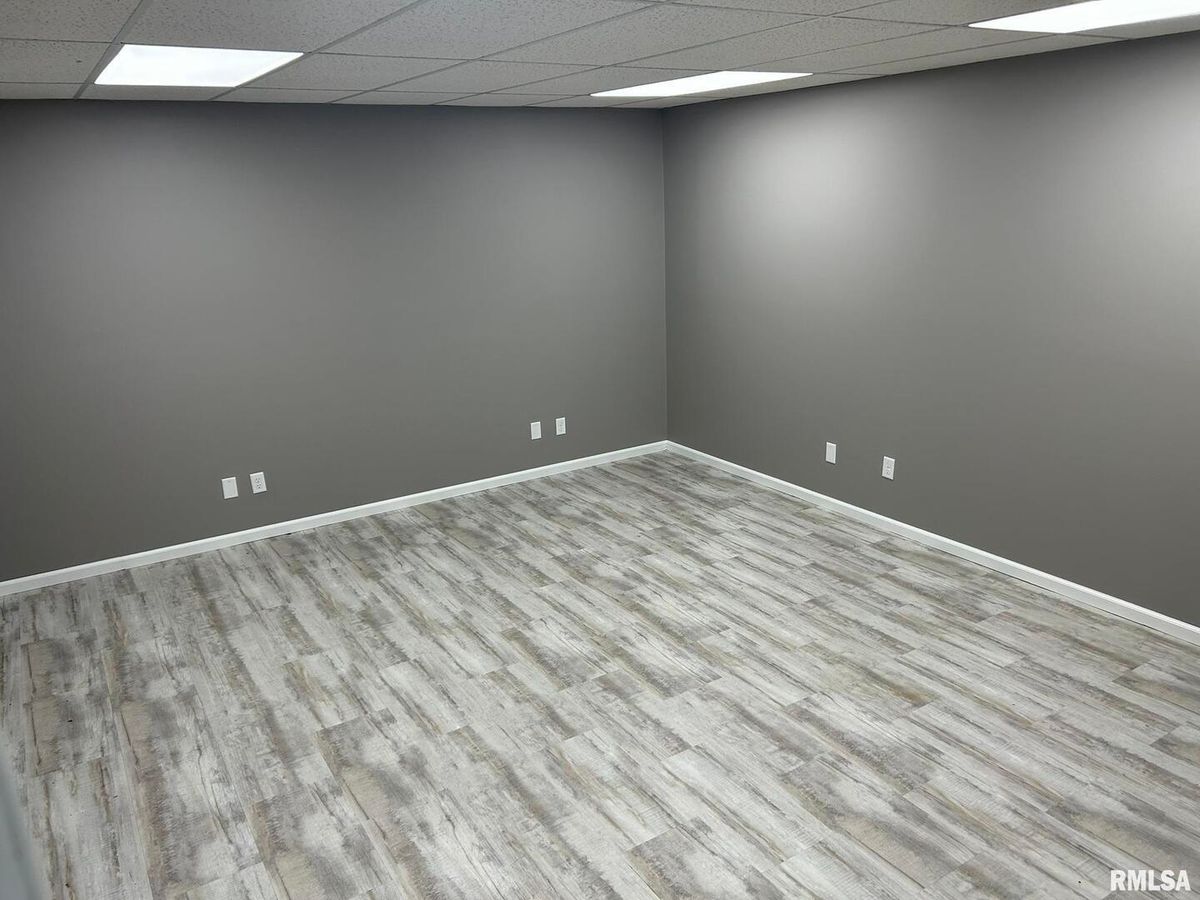 960 53RD Street, Davenport, IA 52807