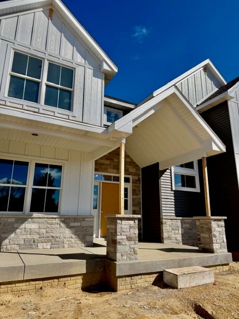 6928 Wilderness Pointe, Bettendorf, IA 52722