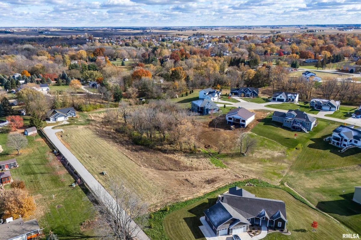 27119 181ST Avenue, Long Grove, IA 52756