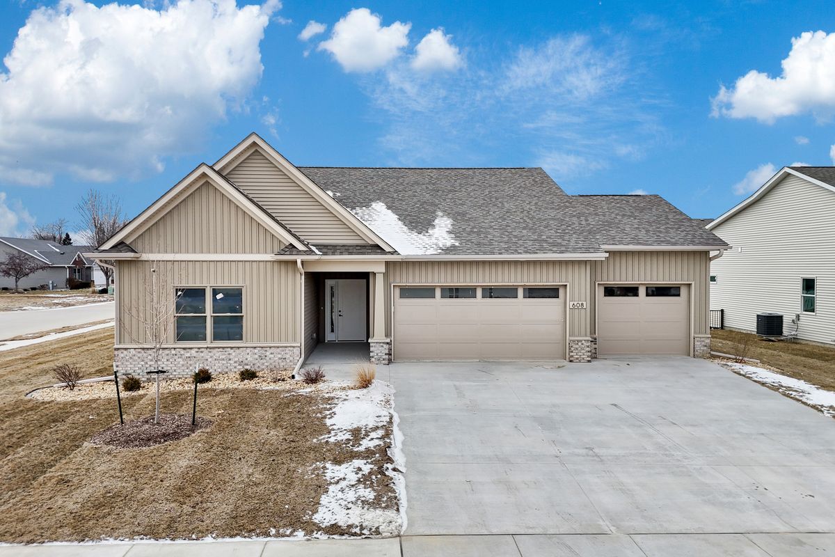606 KEVIN Road, Blue Grass, IA 52726