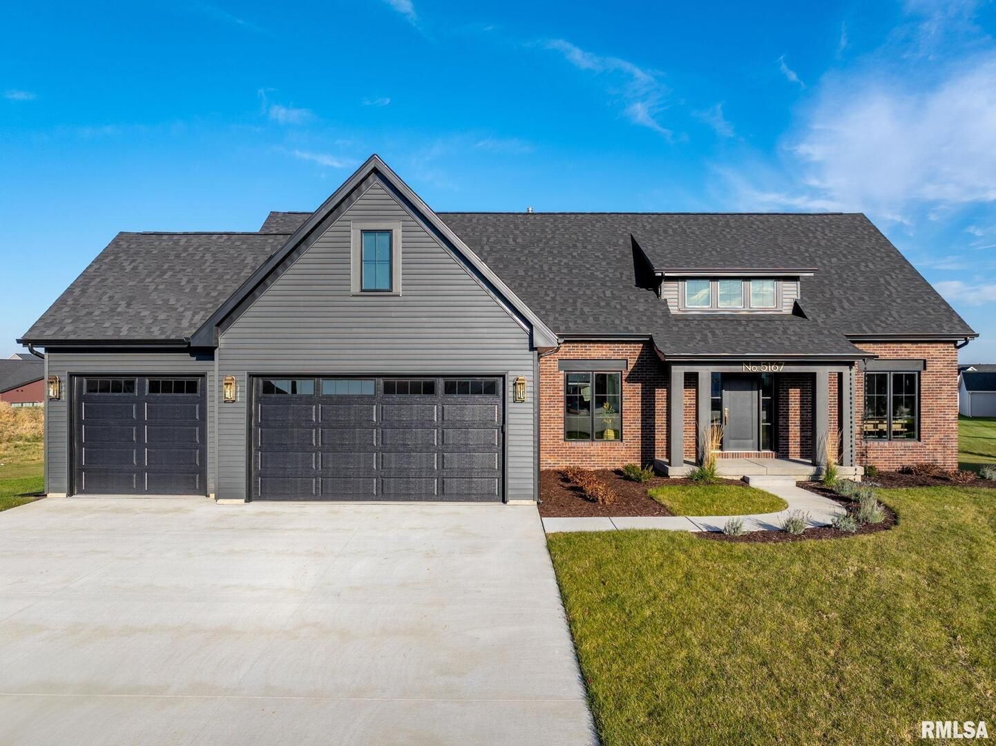 5167 Lakeside Court — Bettendorf, IA 52722