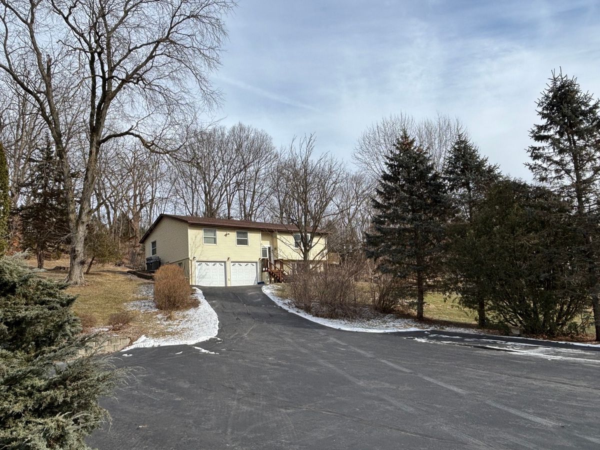 61 TIMBERLINE Drive, Blue Grass, IA 52726