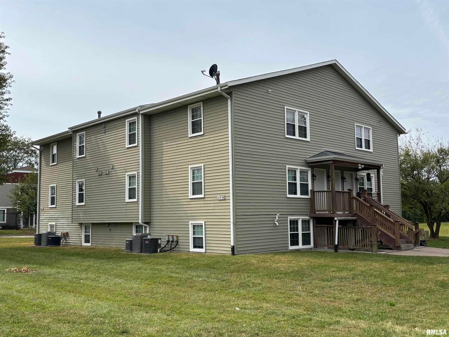 2218 Emerald Drive — Davenport, IA 52804