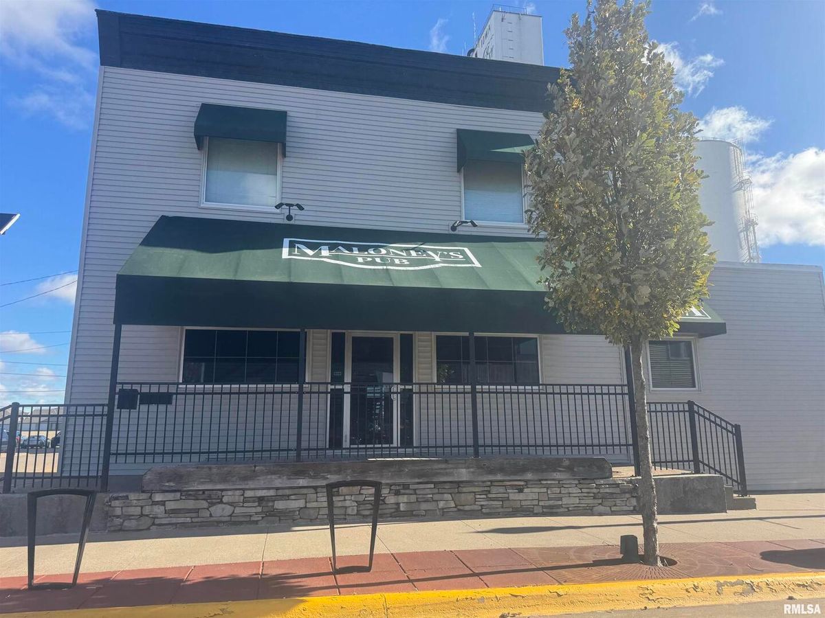 239 2ND Street, Eldridge, IA 52748