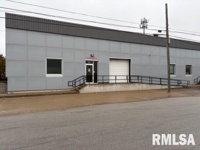 3800 RIVER Drive — Moline, IL 61265