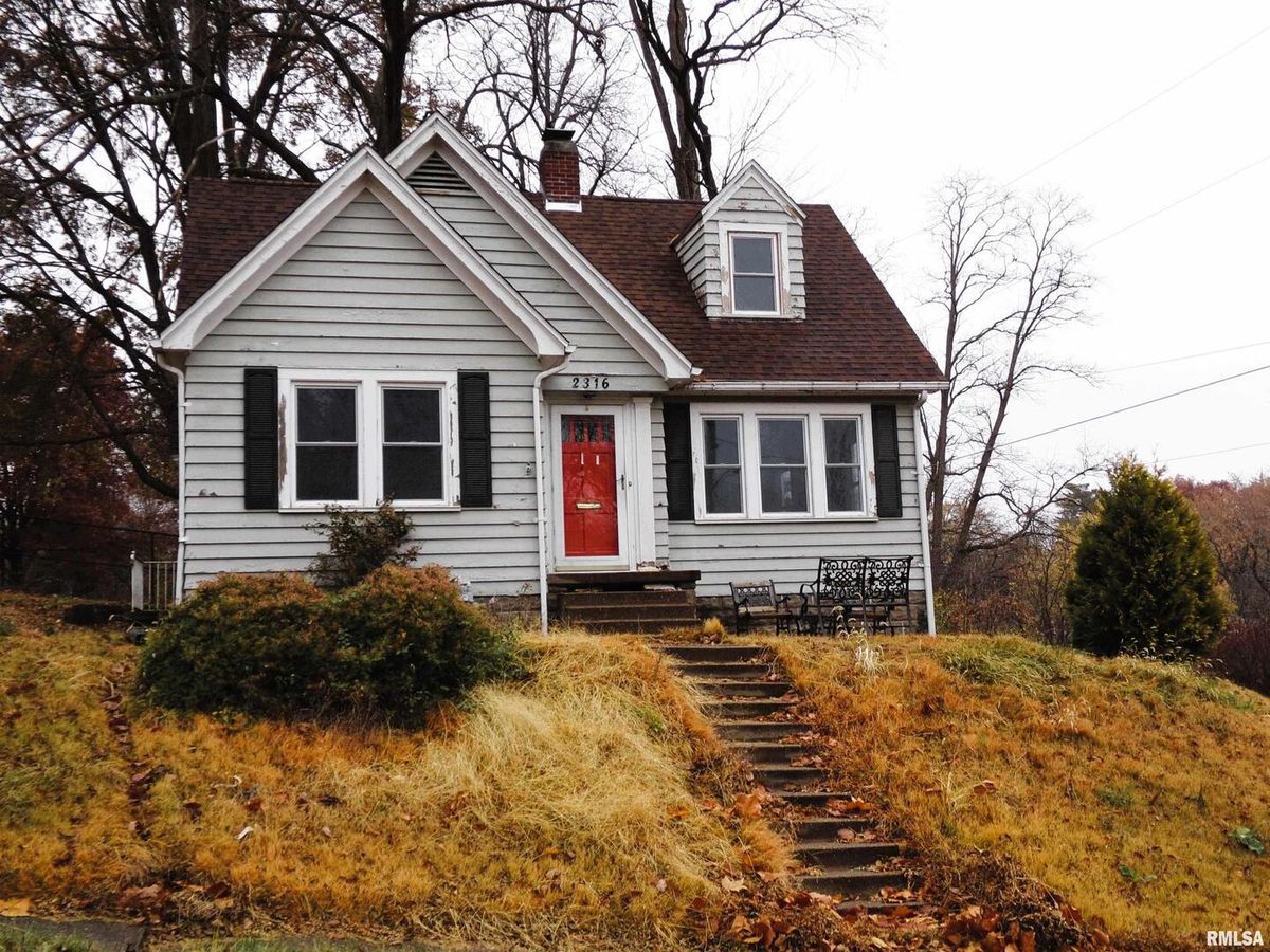 2316 East Street, Davenport, IA 52803