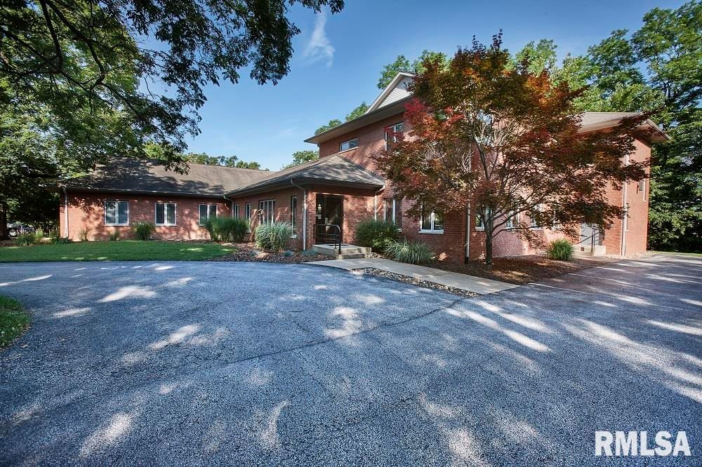 824 17TH Street — Moline, IL 61265