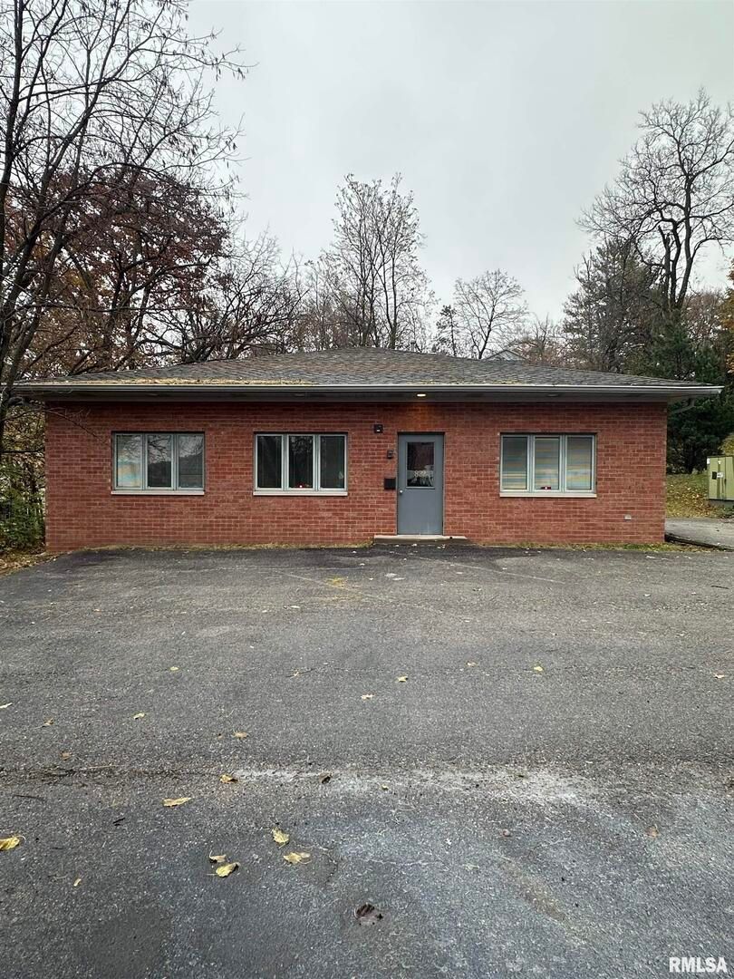 822 17TH Street — Moline, IL 61265