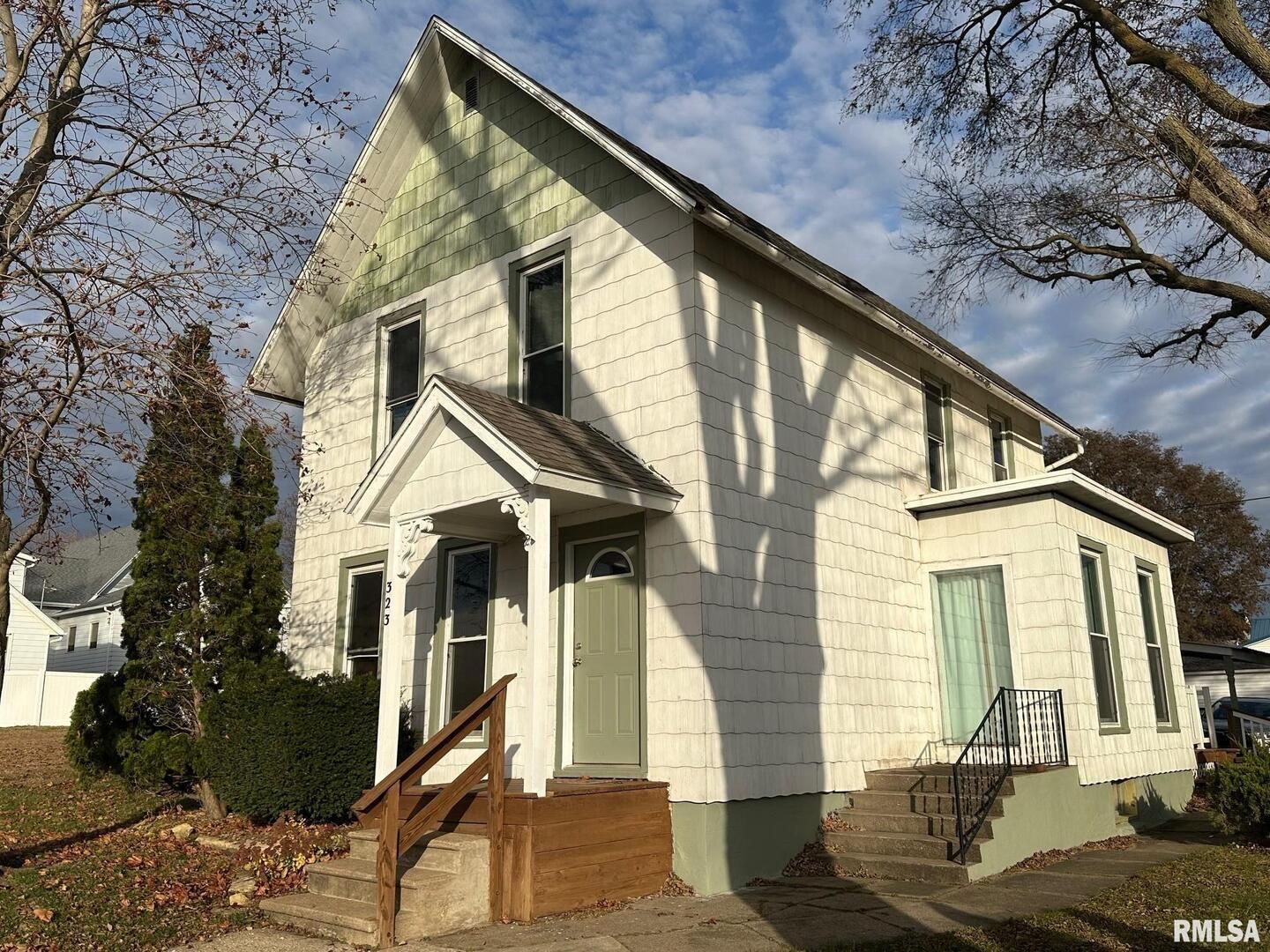 323 LINCOLN Street — Miles, IA 52064