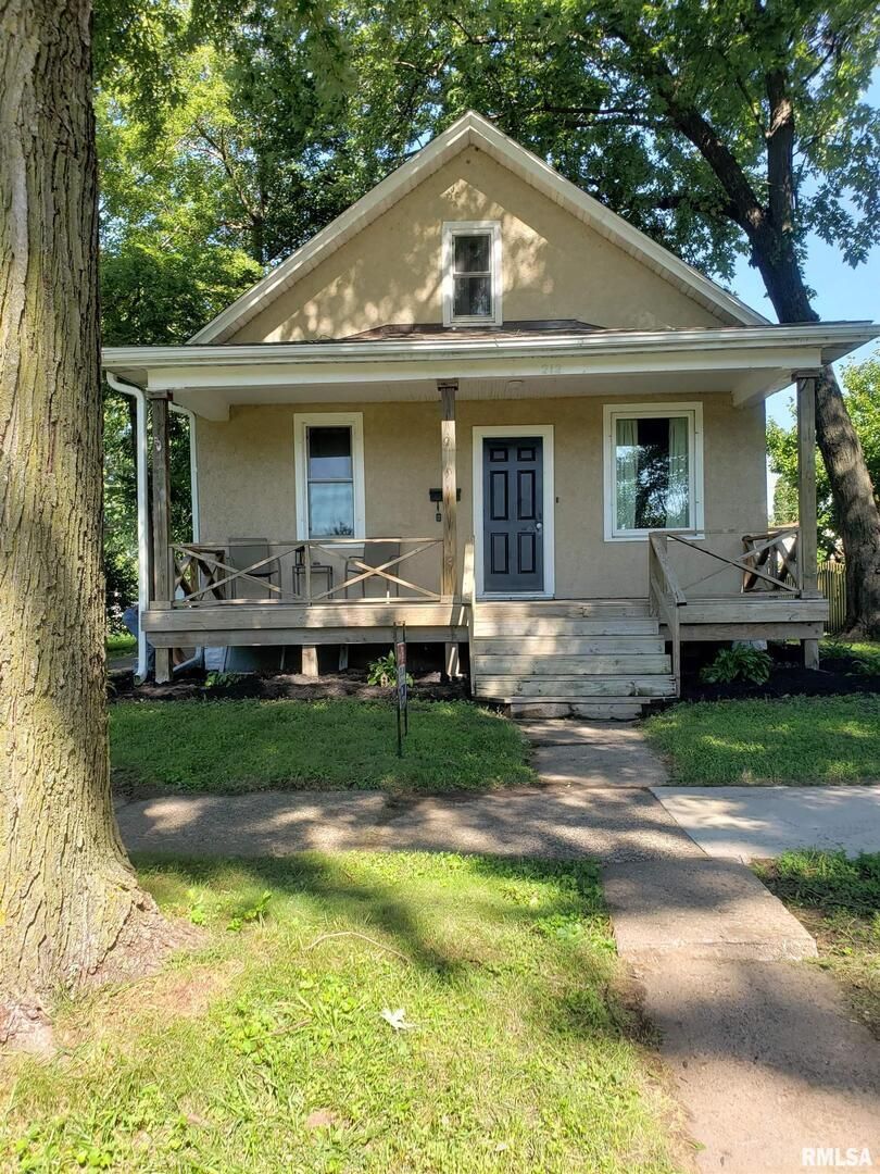 212 44TH Street — Moline, IL 61265