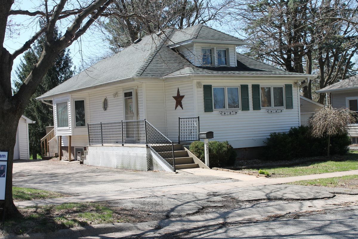 321 W SOUTH Street, Cambridge, IL 61238