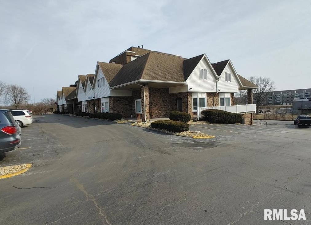 2435 KIMBERLY Road #215N — Bettendorf, IA 52722