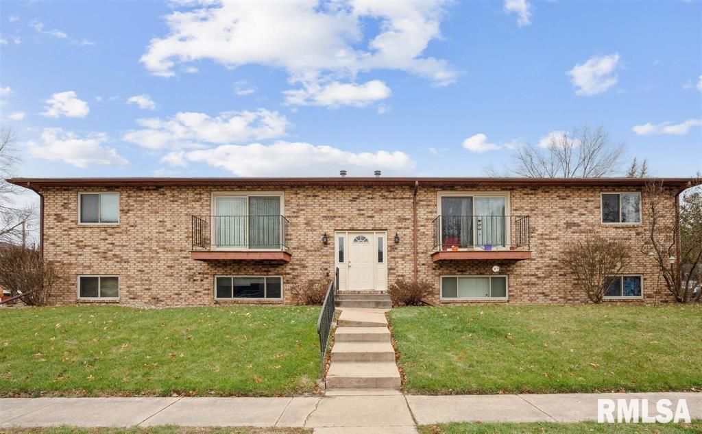 310 30TH Avenue Court #7 — Moline, IL 61265