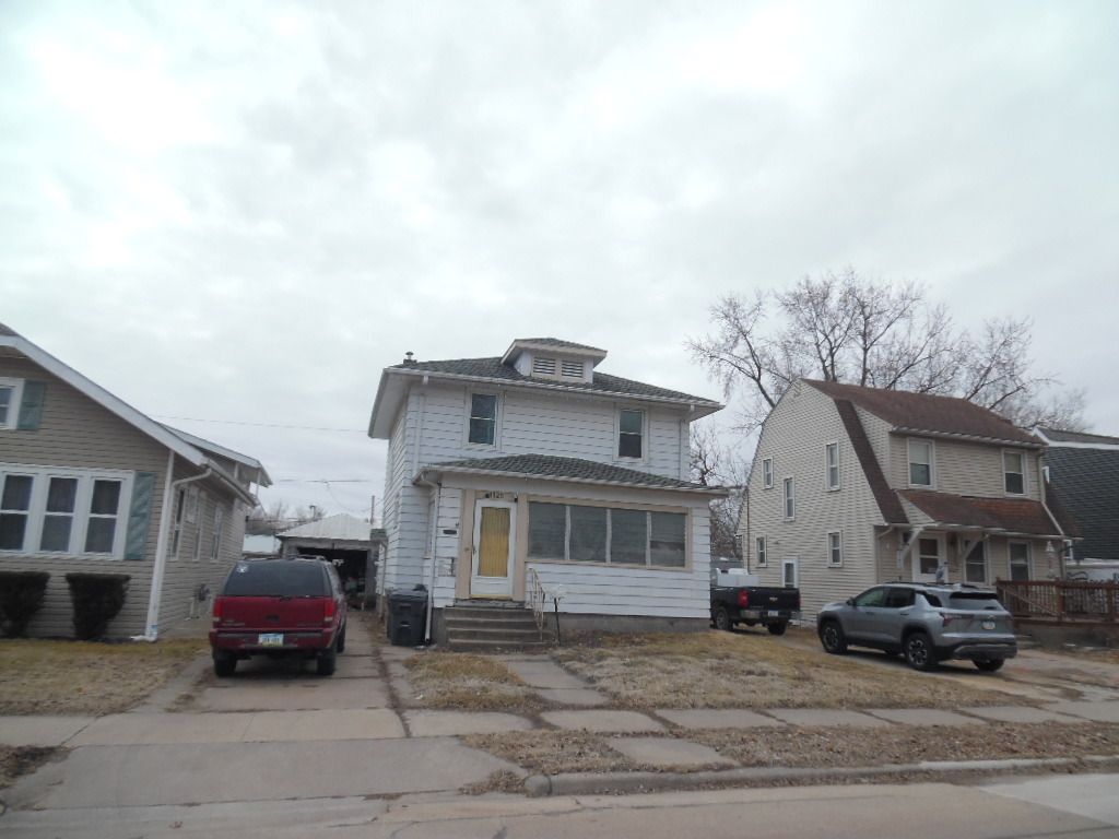 1125 8TH Avenue, Clinton, IA 52732