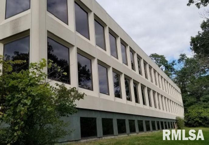 3561 60TH Street #3rd Floor — Moline, IL 61265