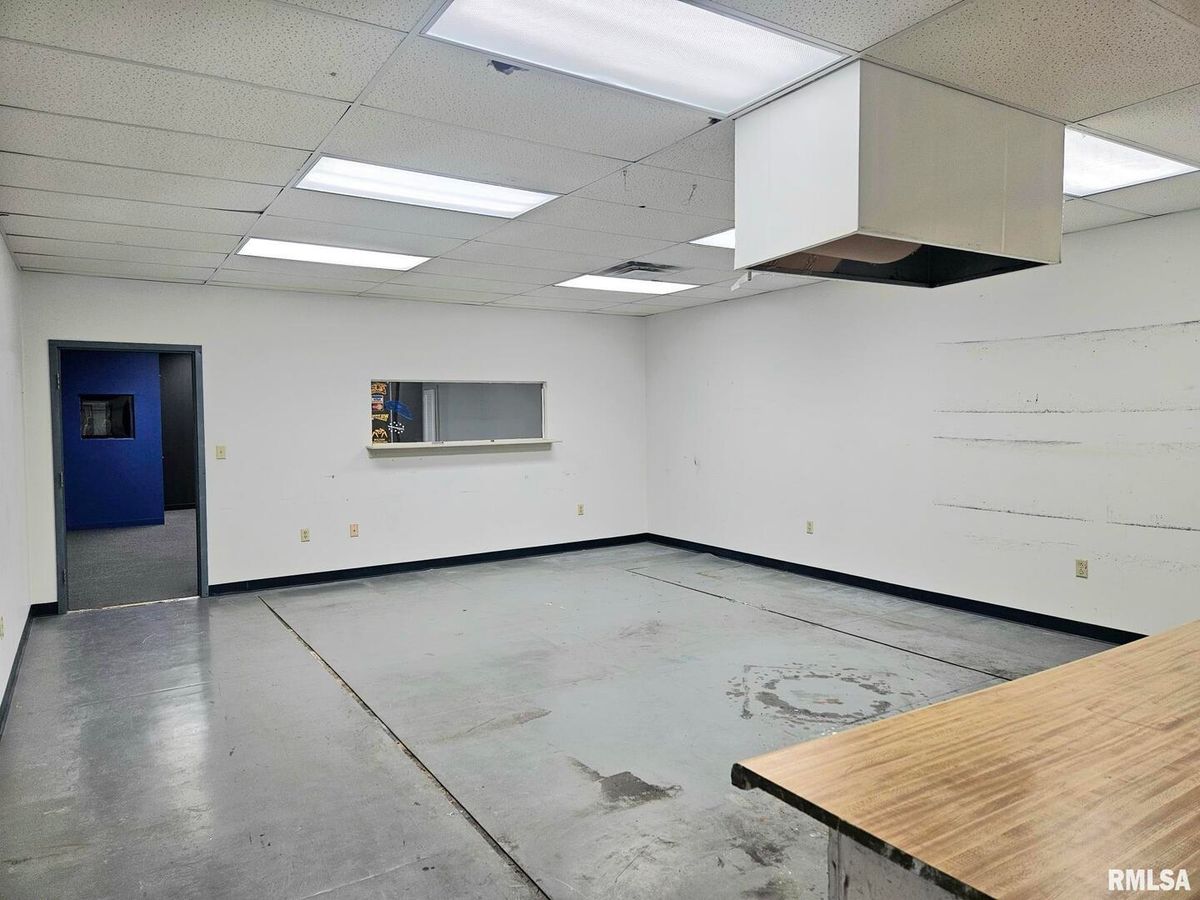 123 & 125 4TH Street, Wilton, IA 52778