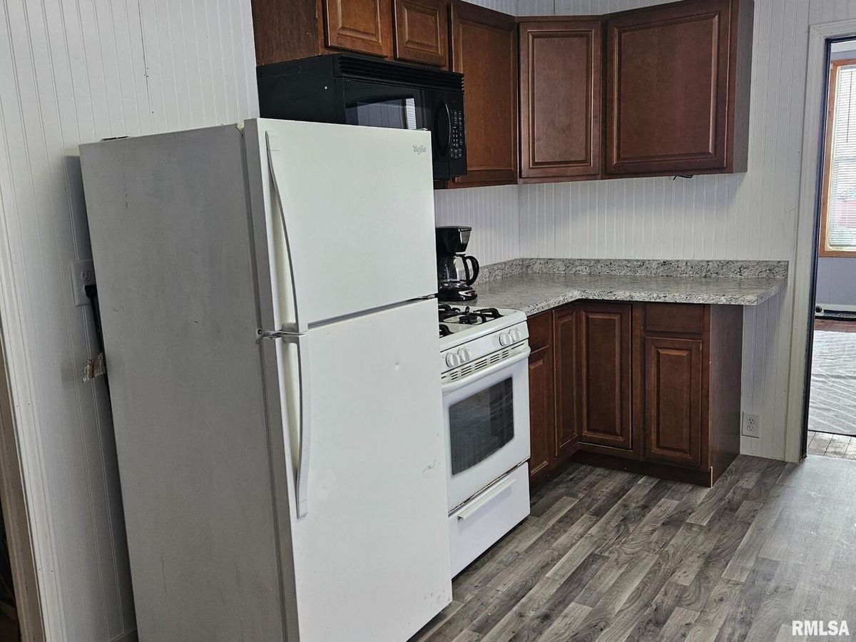 201 E MAY Street, Joy, IL 61260