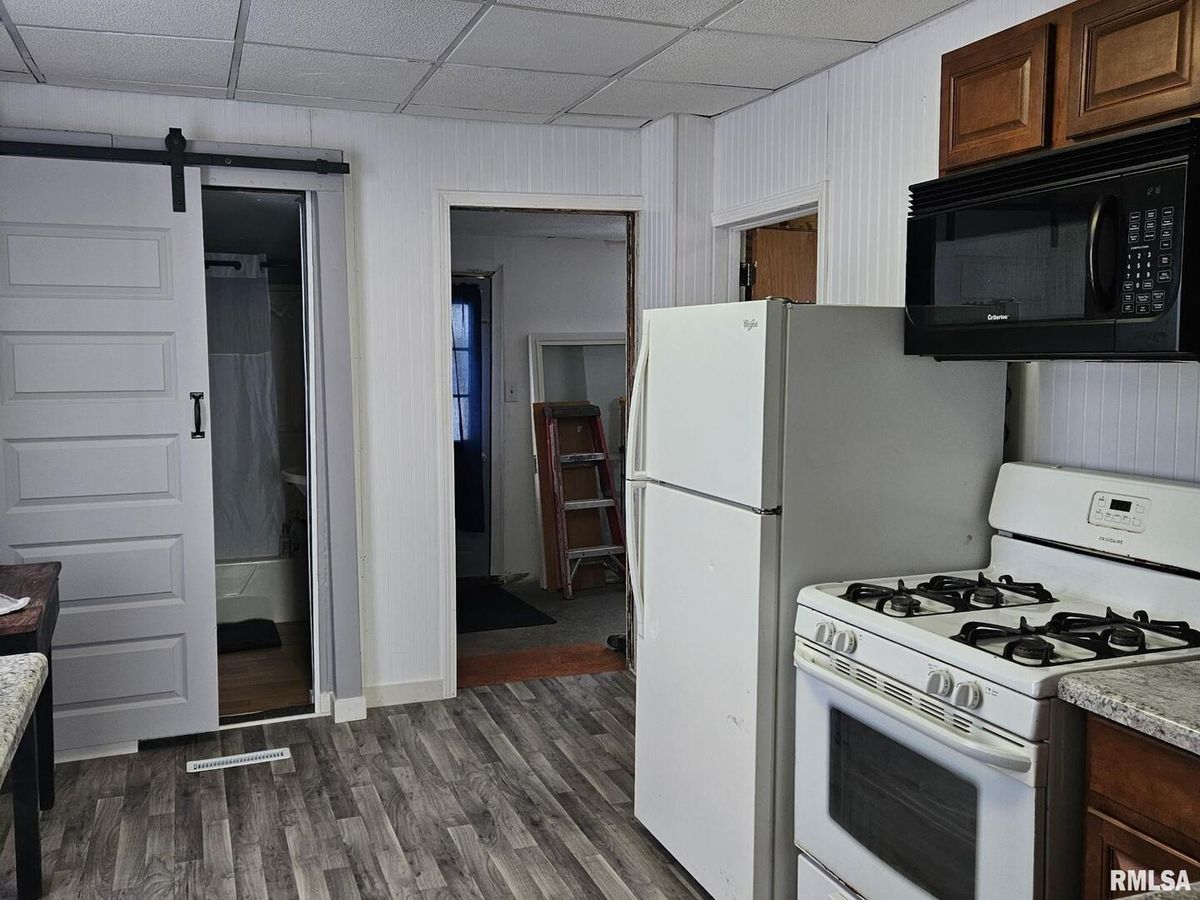 201 E MAY Street, Joy, IL 61260