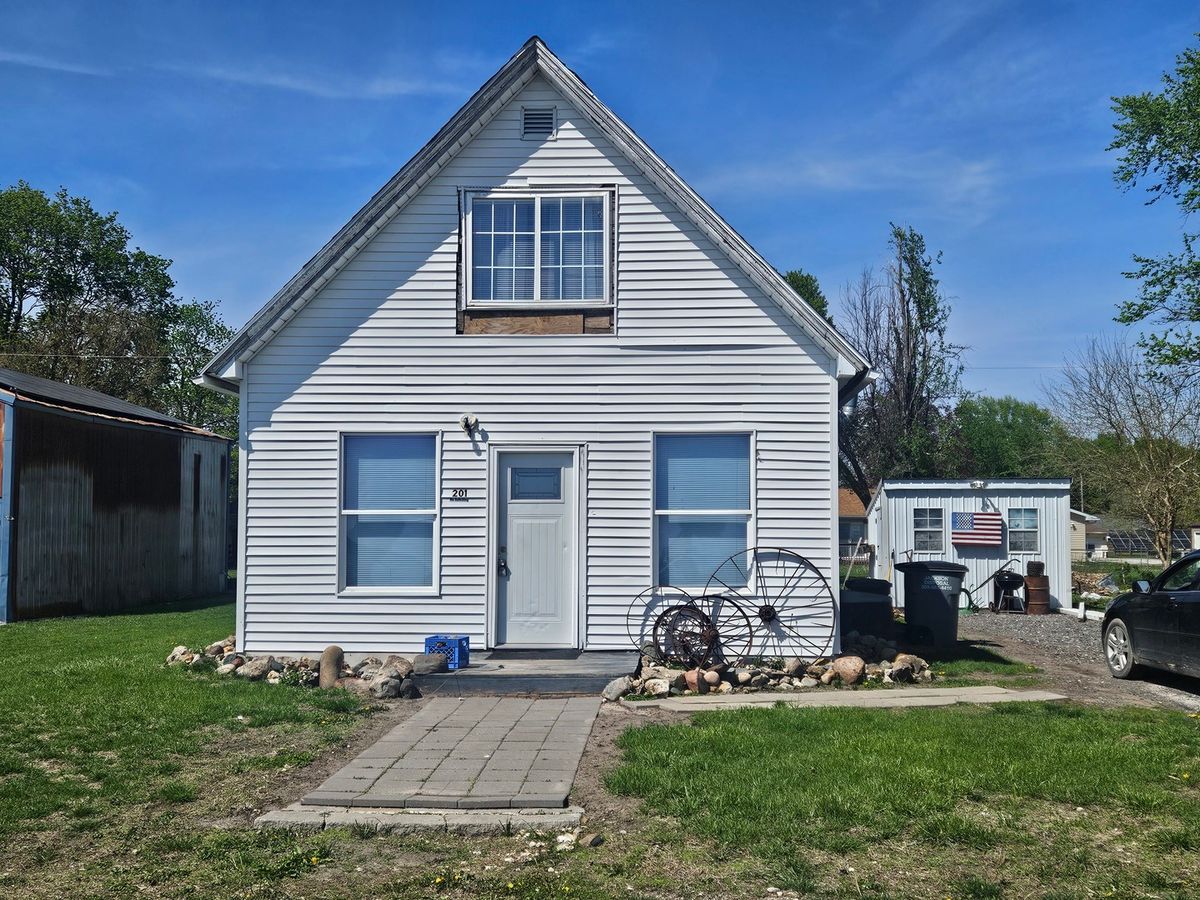 201 MAY Street, Joy, IL 61260