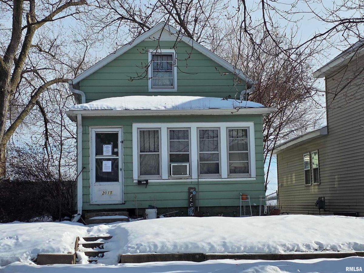 2015 GARFIELD Street, Clinton, IA 52732