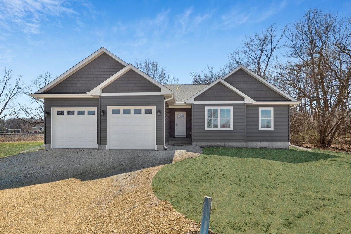 1531 Tyler Court, Camanche, IA 52730